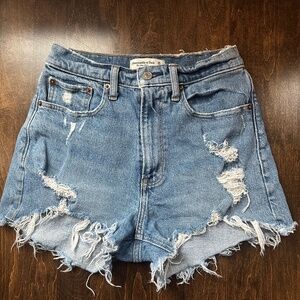 Abercrombie High Rise Mom Short - size 25/0